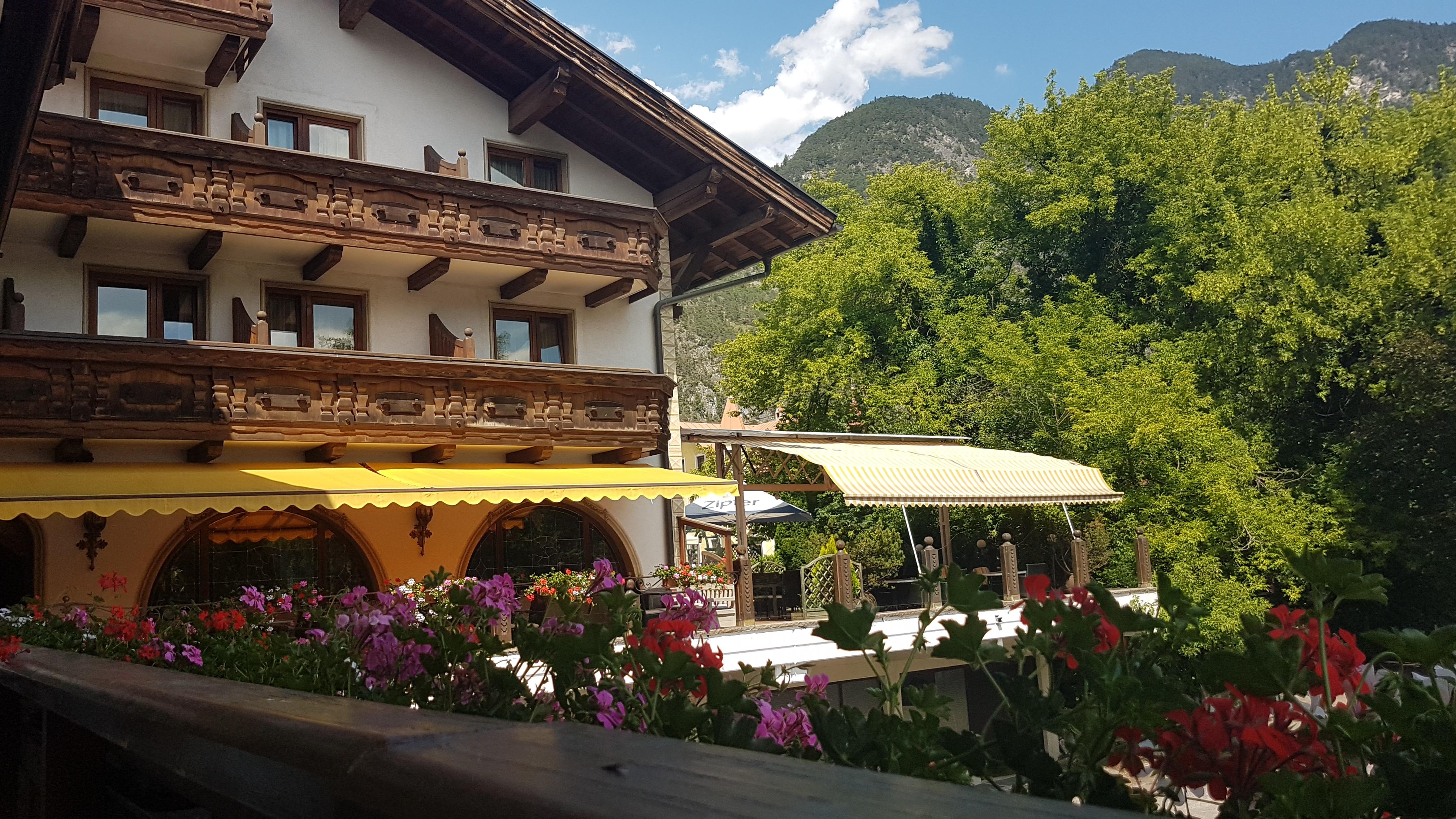 Hotel Tyrolis Zirl Exterior photo